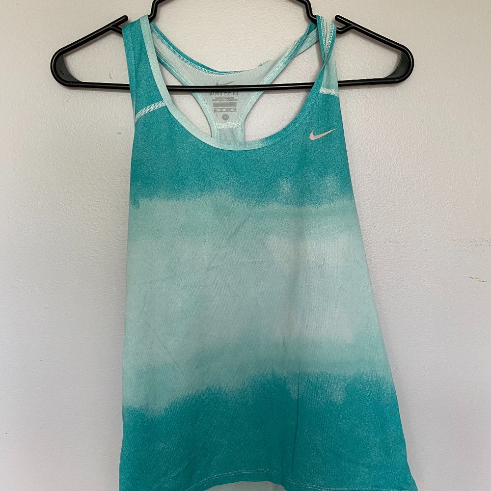nike workout tank